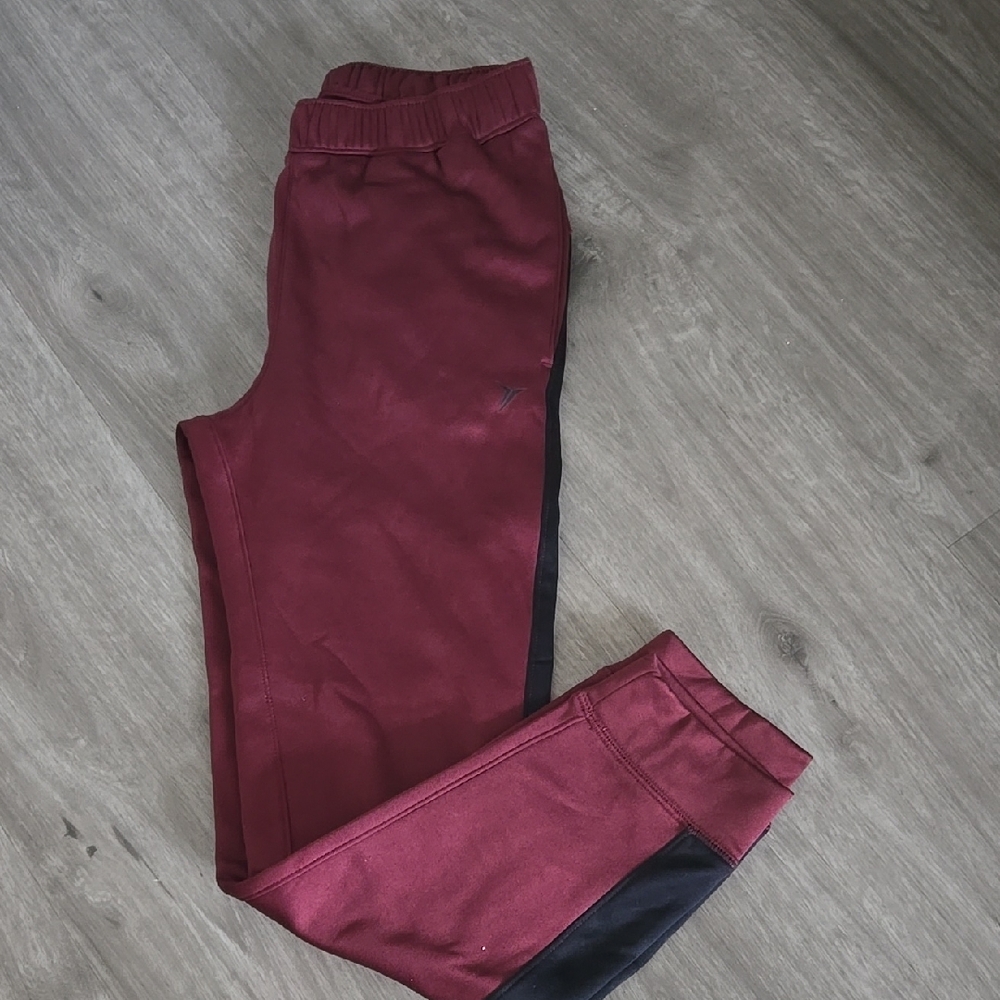 3/$15 🌟 Old Navy Maroon and Black Joggers